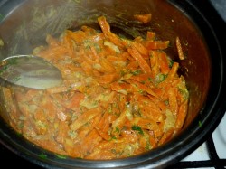 Морковь тушеная с луком и сметаной Морковь тушеная с луком и сметаной