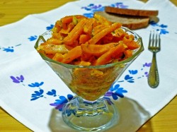 Морковь тушеная с луком и сметаной Морковь тушеная с луком и сметаной