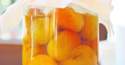 Компот из абрикосов на зиму с медом и корицей