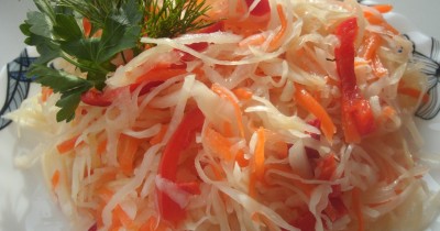 Суточная капуста с морковью болгарским перцем чесноком