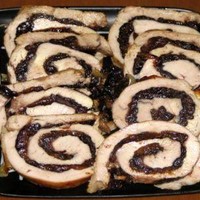 Мясной рулет с черносливом
