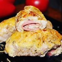Куриные рулеты под сливочно сырным соусом
