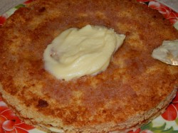 Пирог мужской каприз рецепт. tort mujskoi kapriz 1515249448 6 min. Пирог мужской каприз рецепт фото. Пирог мужской каприз рецепт-tort mujskoi kapriz 1515249448 6 min. картинка Пирог мужской каприз рецепт. картинка tort mujskoi kapriz 1515249448 6 min. Удивить мужчину сладостями бывает довольно сложно, хотя и среди представителей сильного пола встречаются сладкоежки. Но большинство из них довольно сдержанно относятся к разного рода тортикам и пирожным. Однако есть способ покорить их сердца. Приготовьте торт «Мужской каприз». Рецепт удивительно простой, а результат. Сочетание меда, какао, грецких орехов и сгущенного молока делает его фантастически вкусным.