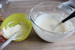 Рецепт торта молочная девочка с пломбирным кремом и клубникой. tort molochnaya devochka s plombirnym kremom 1515766314 7 min. Рецепт торта молочная девочка с пломбирным кремом и клубникой фото. Рецепт торта молочная девочка с пломбирным кремом и клубникой-tort molochnaya devochka s plombirnym kremom 1515766314 7 min. картинка Рецепт торта молочная девочка с пломбирным кремом и клубникой. картинка tort molochnaya devochka s plombirnym kremom 1515766314 7 min. Приготовление: