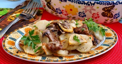 Картошка с грибами и мясом говядины