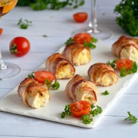Куриные рулетики в беконе