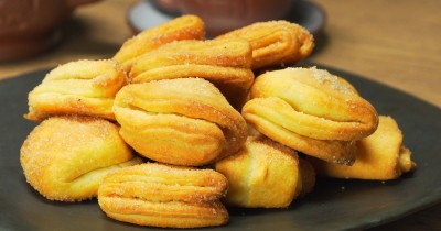 Творожное сахарное печенье с ванилью и корицей