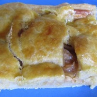 Яблочный пирог из слоеного теста с яблоками