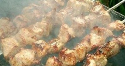 Шашлык свиной в луковом соке на мангале