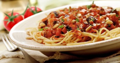 Спагетти с сушеными баклажанами