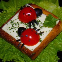Детские бутерброды Божья коровка