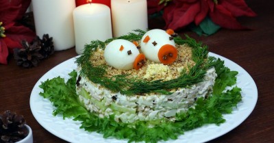 Салат Нежность с курицей яйцами огурцами