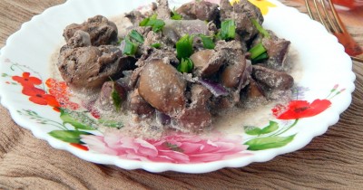 Куриные сердечки в сметане в мультиварке