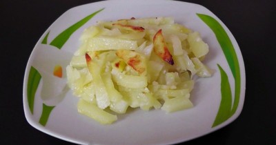 Диетическая картошка-фри с чесноком в рукаве в духовке