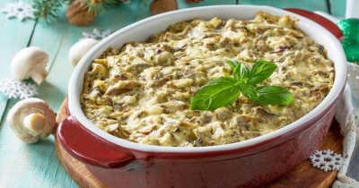 Вегетарианская картофельная запеканка с грибами сыром
