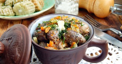 Сердечки куриные, тушеные в сметане на сковороде