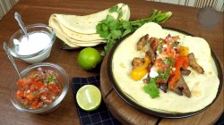 Гирос пошаговый рецепт с видео и фото – греческая кухня: сэндвичи картинки Гирос пошаговый рецепт с видео и фото – греческая кухня: сэндвичи картинки