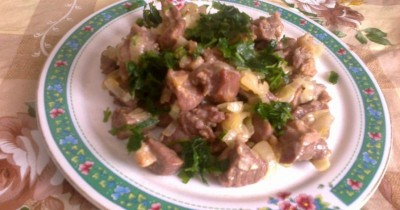 Баранье жаркое с луком