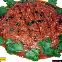 Закуска из кабачков с чесноком и томатной пастой