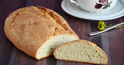 Постный белый пшеничный хлеб в духовке