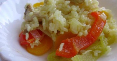 Рис с курицей и овощами в казане
