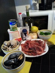 Паэлья с морепродуктами Паэлья с морепродуктами