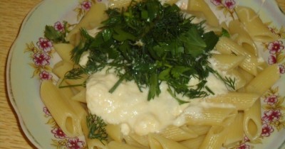 Макароны перья с тремя видами сыра и сливками