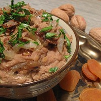Каша из чечевицы с луком и корнем петрушки