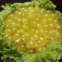 Салат Тиффани с виноградом орехами и курицей