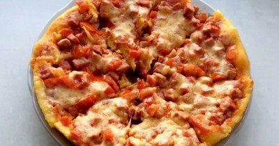 Пицца Минутка с помидорами на сковороде быстрая и простая