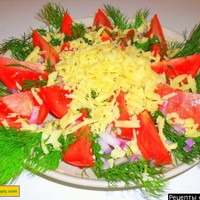 Салат с помидорами и сыром на скорую руку