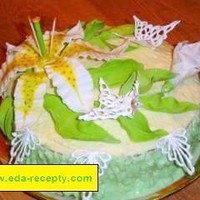 Торт Дамский каприз с маком и орехами с цветами