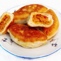 жареные пирожки с капустой на сковороде без кефира