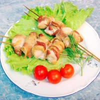 Куриный шашлык в беконе