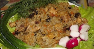 Рисовая каша с грибами и мясом на воде