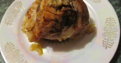 Мясо свинины тушеное с луком в горшочках в духовке