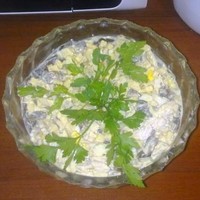 Салат из курицы с ананасами и грибами