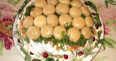 Новогодний салат с грибами Лесная поляна