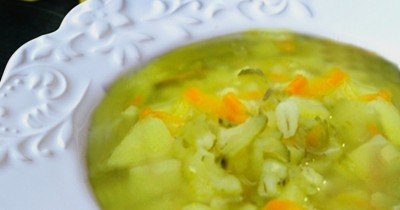 Постный рассольник с перловкой