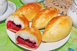 Пирожки с малиной замороженной рецепт с фото. pirozhki s malinoi 1437835215 fe 11 min. Пирожки с малиной замороженной рецепт с фото фото. Пирожки с малиной замороженной рецепт с фото-pirozhki s malinoi 1437835215 fe 11 min. картинка Пирожки с малиной замороженной рецепт с фото. картинка pirozhki s malinoi 1437835215 fe 11 min. В ягодный сезон многие хозяйки не упускают возможность побаловать своих близких вкусной выпечкой. Мы подобрали для вас 10 вкуснейших рецептов пирогов с малиной. Все они разные и каждый имеет свои особенности.