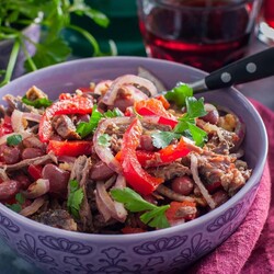 Салат с говядиной и фасолью Салат с говядиной и фасолью