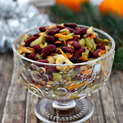 Салат с фасолью и грибами Салат с фасолью и грибами