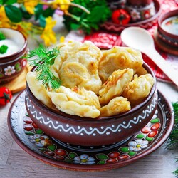 Вареники с луком Вареники с луком