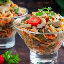 Курица с солеными огурцами Курица с солеными огурцами