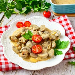 Шампиньоны со сливками Шампиньоны со сливками