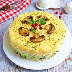 Салат из курицы с сыром Салат из курицы с сыром