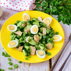 Салат с печенью трески Салат с печенью трески