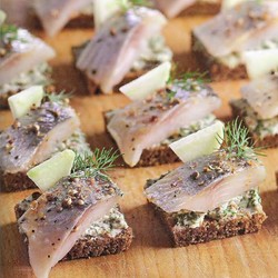 Бутерброды с селедкой Бутерброды с селедкой