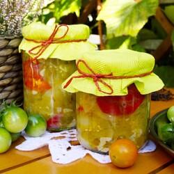 Салат из зеленых помидор на зиму Салат из зеленых помидор на зиму