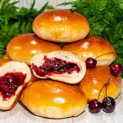 Пирожки с вишней Пирожки с вишней